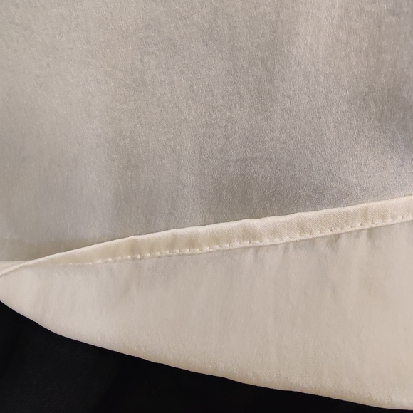 Julie Brown Silk Tunic with Embellished Silver Sequin V-neck - Size 6 - Picture 7 of 13